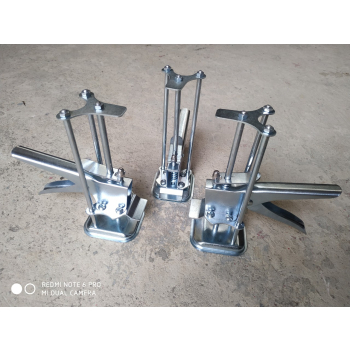 Con đội gạch màu bạc made in VN giá sốc (hàng mới về)
