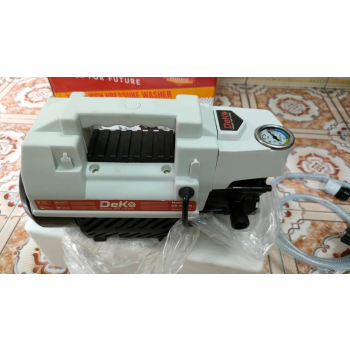 Máy bơm rửa xe hiệu Deko công suất 2600w