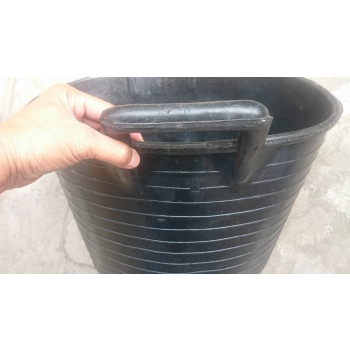 Xô cao su đựng hồ vữa hiệu Rubi - 33 lít (hết hàng)